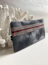 Load image into Gallery viewer, Barnacle Case - Dk. Gray
